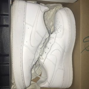 NIKE AIR FORCE 1s